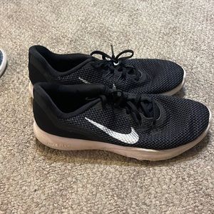 Women Nike shoes great condition